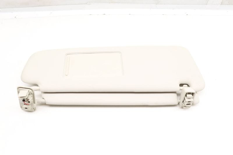 Sun Visor / Mirror 7P6857552M — Used (SKU 568347)