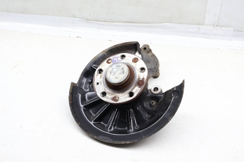 Spindle Knuckle w/ Wheel Bearing 5Q0505435F — Used (SKU 668489)