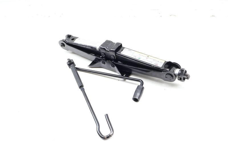 Scissor Jack 8V0011031B — Used (SKU 668421)
