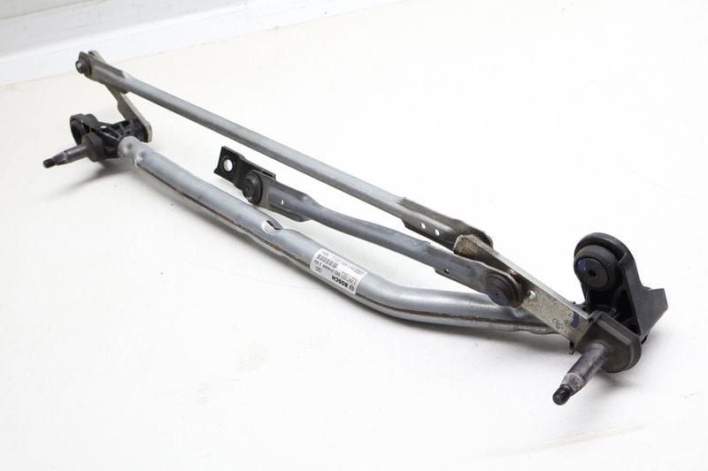 Windshield Wiper Transmission / Bracket 8V1955023C — Used (SKU 668438)