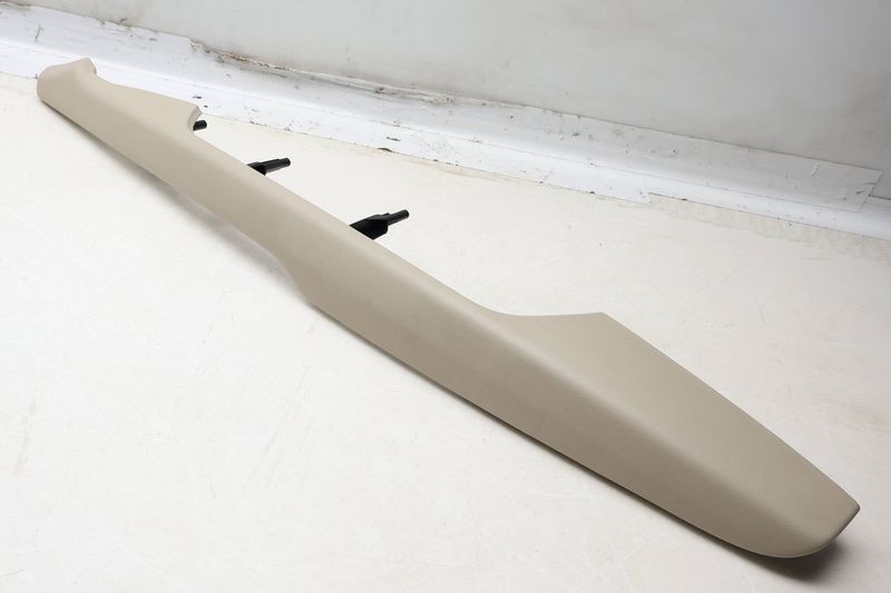 Door Panel Pull / Armrest 4G8867174 — Used (SKU 666454)