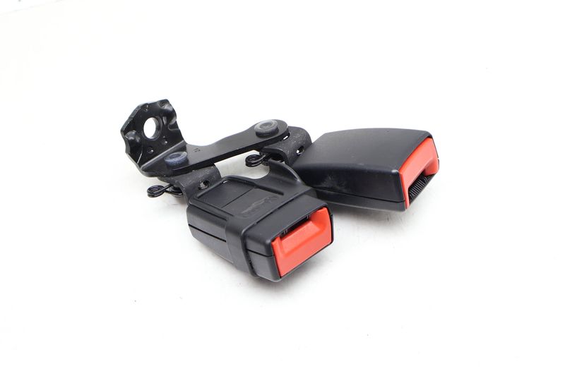 Seatbelt / Seat Belt Double Buckle Receiver 4G0857739 — Used (SKU 666501)