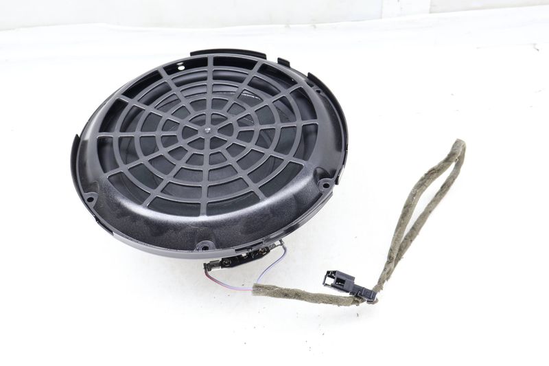 Subwoofer / Bass Box Speaker (BOSE) 4G8035382 — Used (SKU 666537)