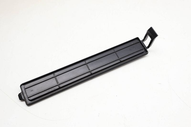 Cabin Air Filter Cover 4H0819422A — Used (SKU 728713)