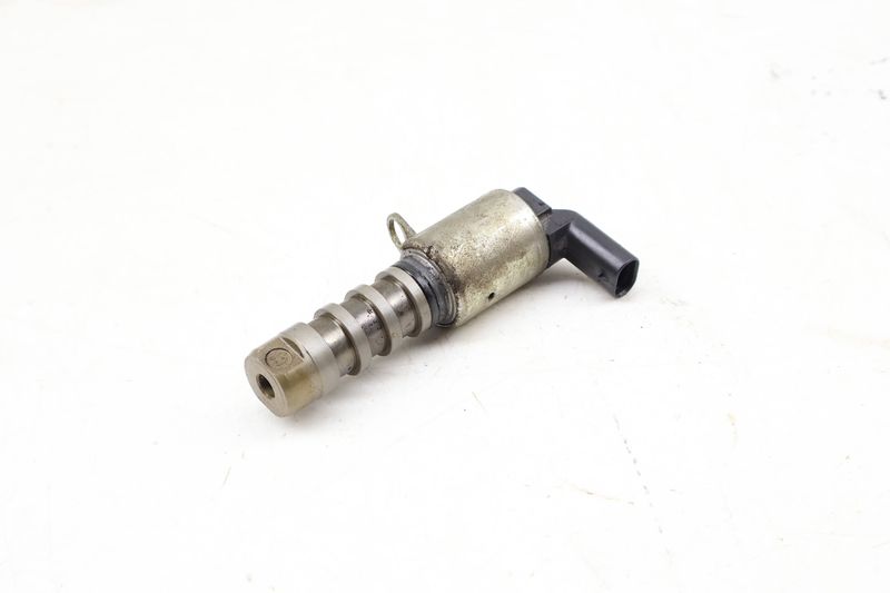Cam / Camshaft N205 Valve Solenoid 06E109257S — Used (SKU 672407)