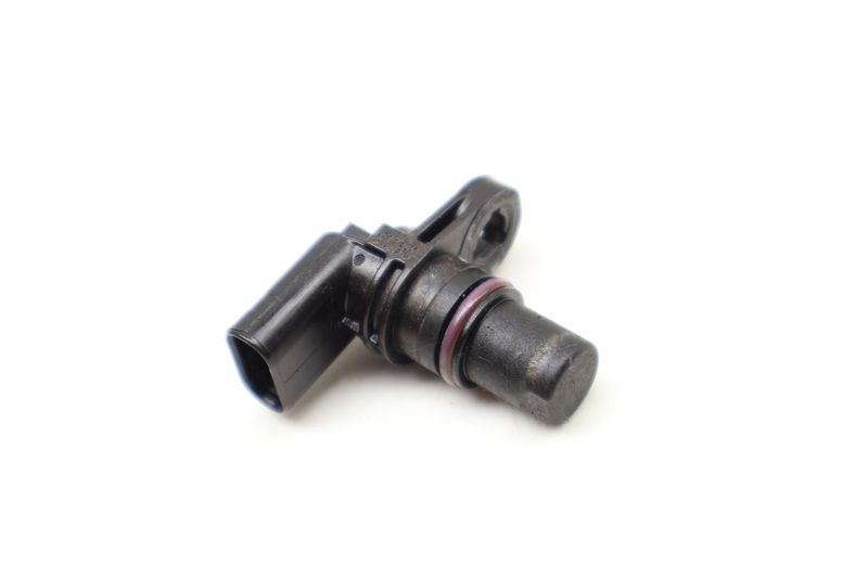 Cam / Camshaft Position Sensor 04C907601 — Used (SKU 612218)
