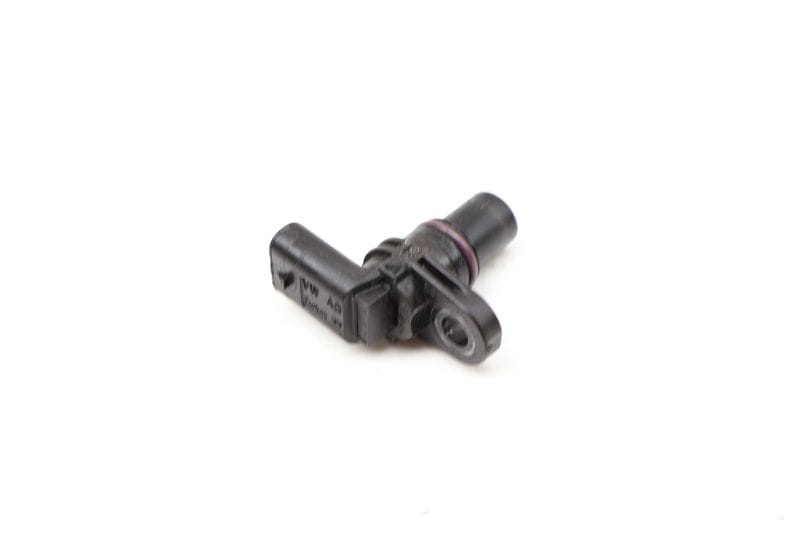 Cam / Camshaft Position Sensor 04C907601 — Used (SKU 728652)