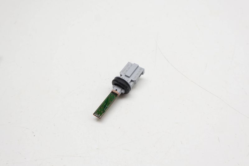 Climate Air Temp / Temperature Sensor 1K0907543E — Used (SKU 728334)