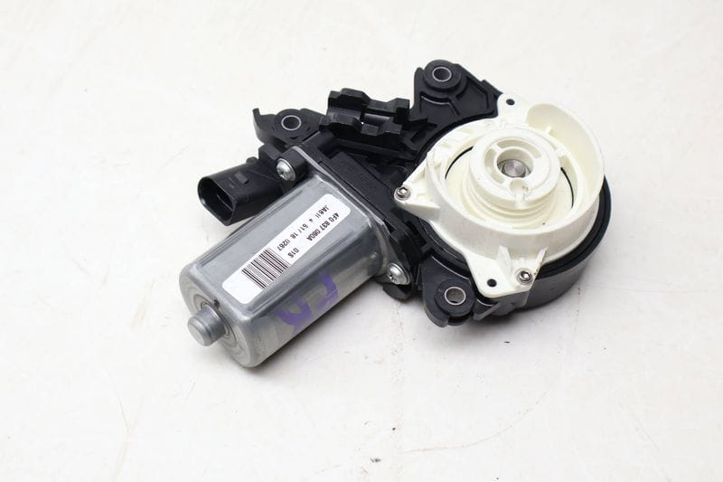 Power Door Close Assist Motor / Unit 4F0837060A — Used (SKU 672304)