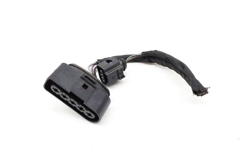 Fuel Pump Wiring Connector / Pigtail 6N0973755 — Used (SKU 728538)