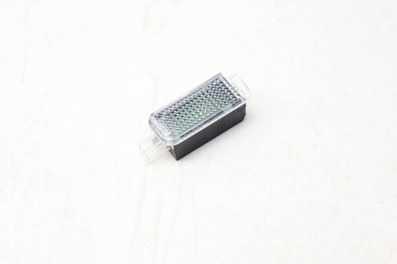 Interior LED Light 8J0947409 — Used (SKU 672224)