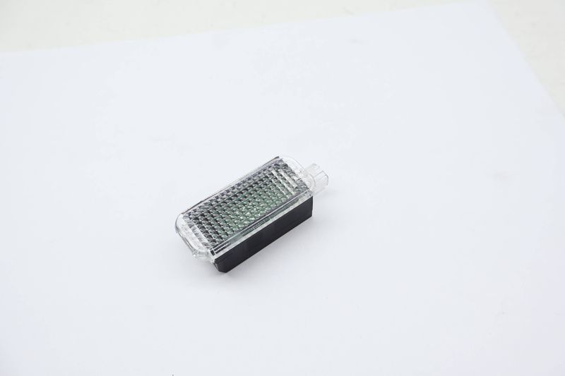 Interior LED Light 8J0947409 — Used (SKU 728273)