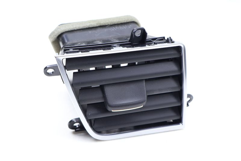 Center Air Vent 4H1820951D — Used (SKU 672053)
