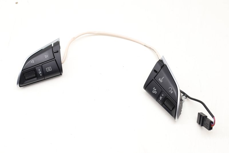 Steering Wheel Control Button / Switch Set 4H0951523H — Used (SKU 611986)