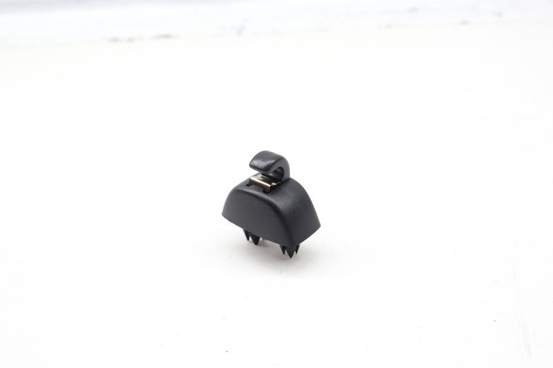 Sun Visor Clip / Bracket 4G0857562 — Used (SKU 728282)