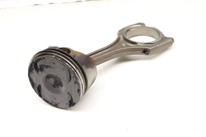 Piston w/ Connecting Rod 079107066EN — Used (SKU 612326)