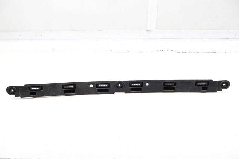 Center Bumper Guide / Bracket 4H0807483A — Used (SKU 728497)