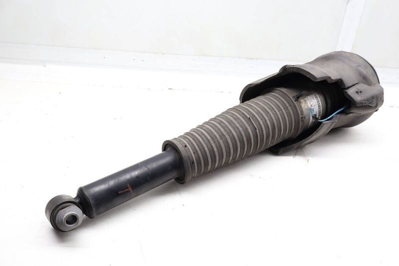 Air Shock / Strut Assembly 4H0616002AH — Used (SKU 728669)