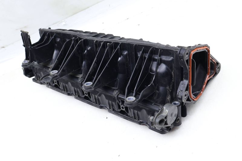 Lower Intake Manifold Air Distribution Housing 079133110BR — Used (SKU 638964)