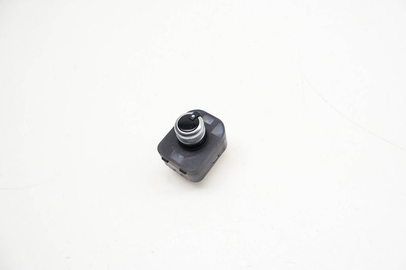 Side View Mirror Switch 4H0959565 — Used (SKU 728303)