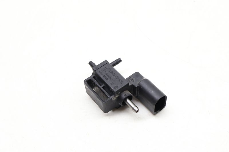 Solenoid Valve 06H906283B — Used (SKU 638625)