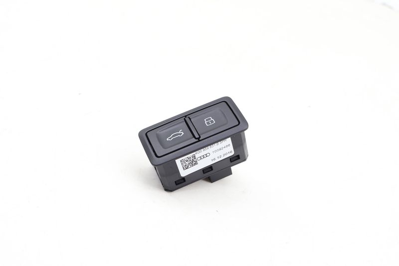 Trunk Hatch Release / Lock Switch Button 4G0959831B — Used (SKU 638748)
