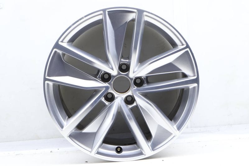 18" Inch Alloy Rim / Wheel 8U0601025AN — Used (SKU 642131)