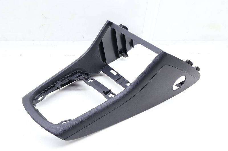 Center Console 8U1880491 — Used (SKU 641849)