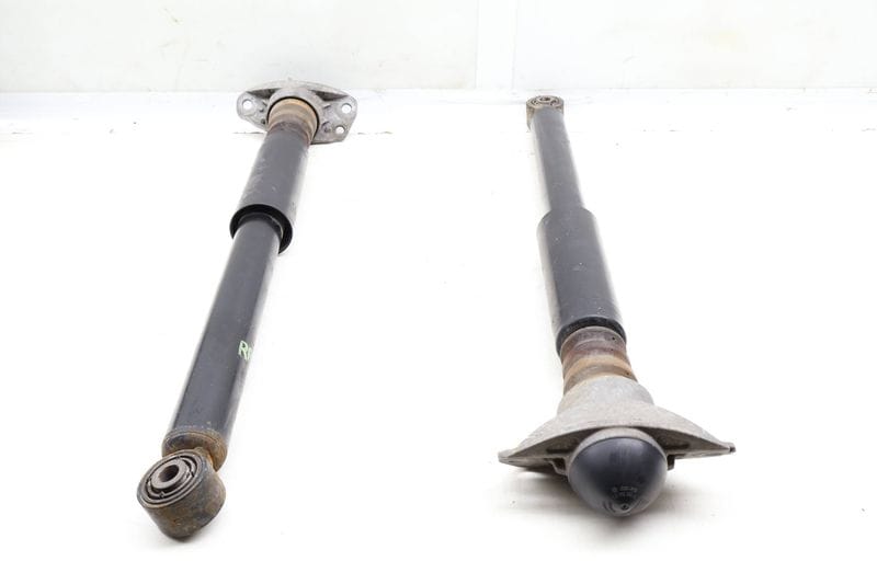Strut / Shock Absorber Set 5N0512011BT — Used (SKU 642105)