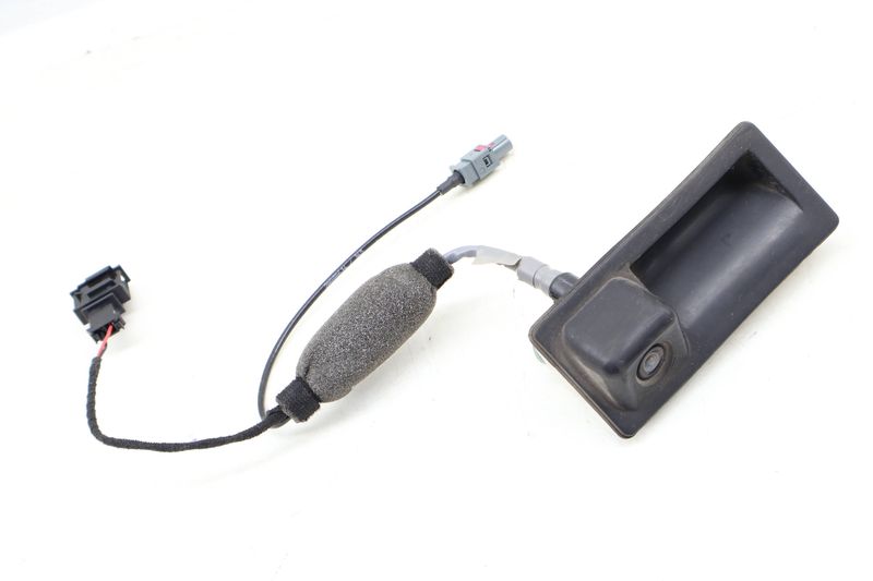 Trunk Release Handle w/ Backup Camera 5N0827566AA — Used (SKU 641877)