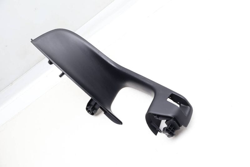 Door Panel Pull / Arm Rest 8R1867172 — Used (SKU 661174)