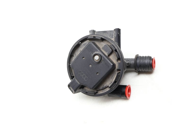 Leak Detection Pump / Pressure Switch 8K0906253L — Used (SKU 661406)