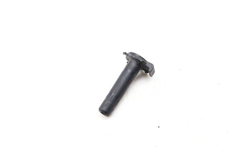 Radiator Mount Bolt / Pin WHT001506A — Used (SKU 661452)