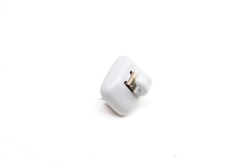 Sun Visor Clip / Bracket 8W0857562A — Used (SKU 661294)