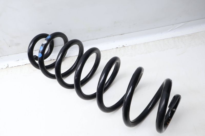 Coil Spring 8R0511115BP — Used (SKU 622563)