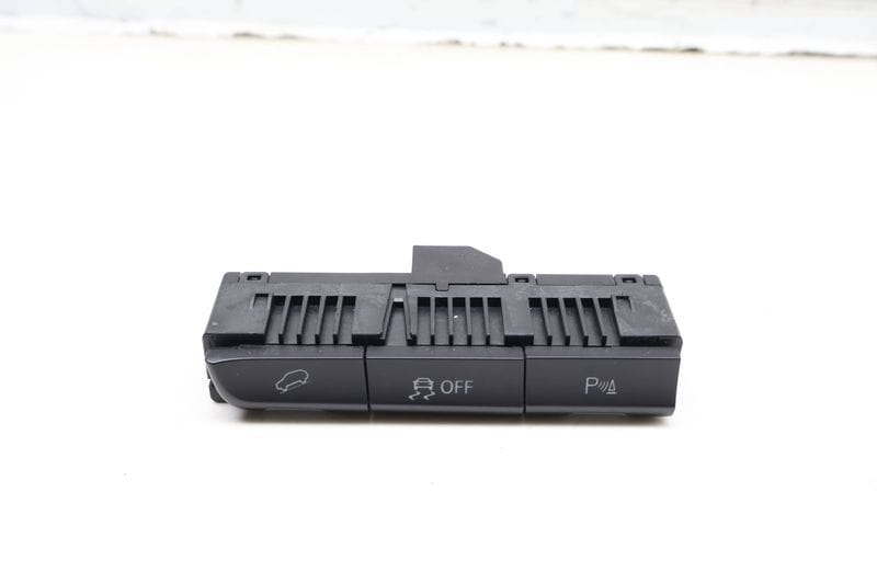 Traction Control / Park Assist Switch 8R1959673C — Used (SKU 622463)