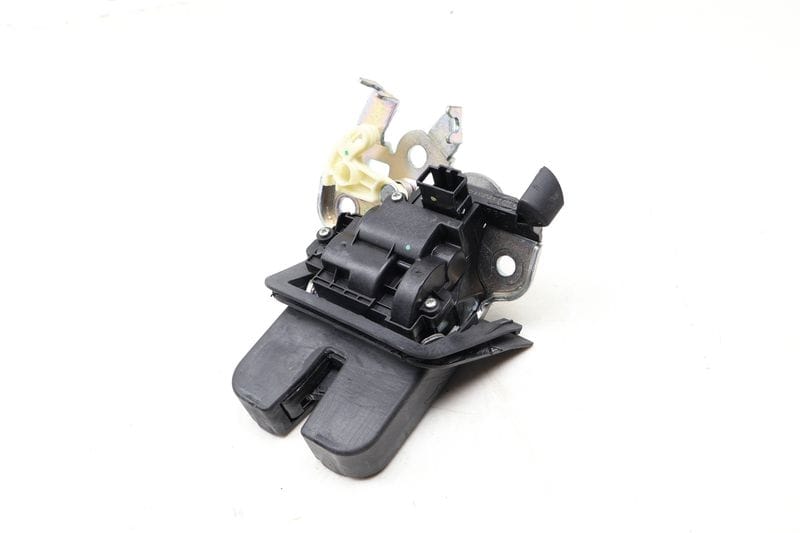 Trunk Latch / Lock 8R0827505A — Used (SKU 661407)