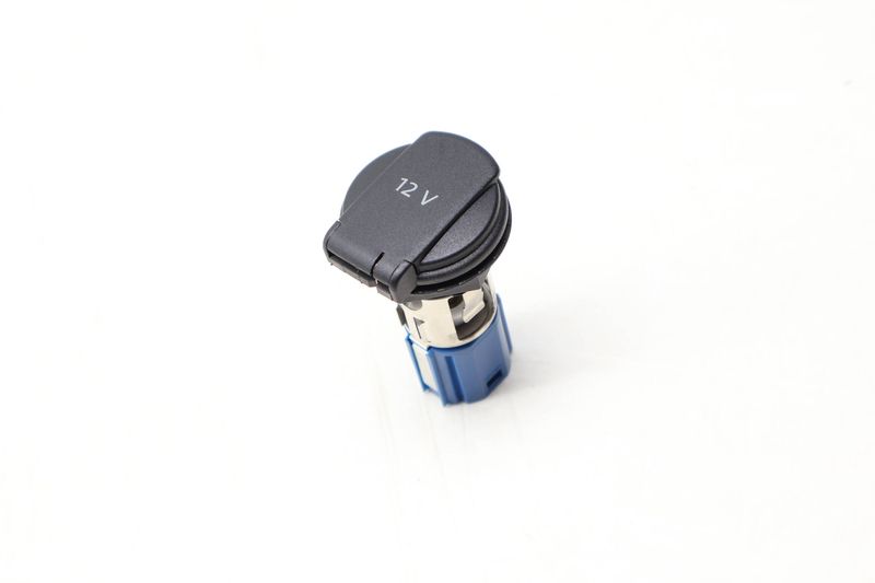 12V Power Outlet 4M0919309 — Used (SKU 646836)