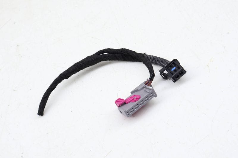 32-PIN Instrument Cluster Wiring Harness Connector / Pigtail 1J0972977G — Used (SKU 692713)