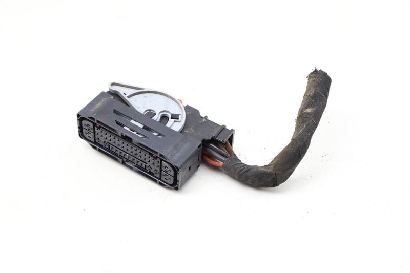 ABS Pump / Module Wiring Connector Plug / Pigtail 5Q0973374 — Used (SKU 692837)