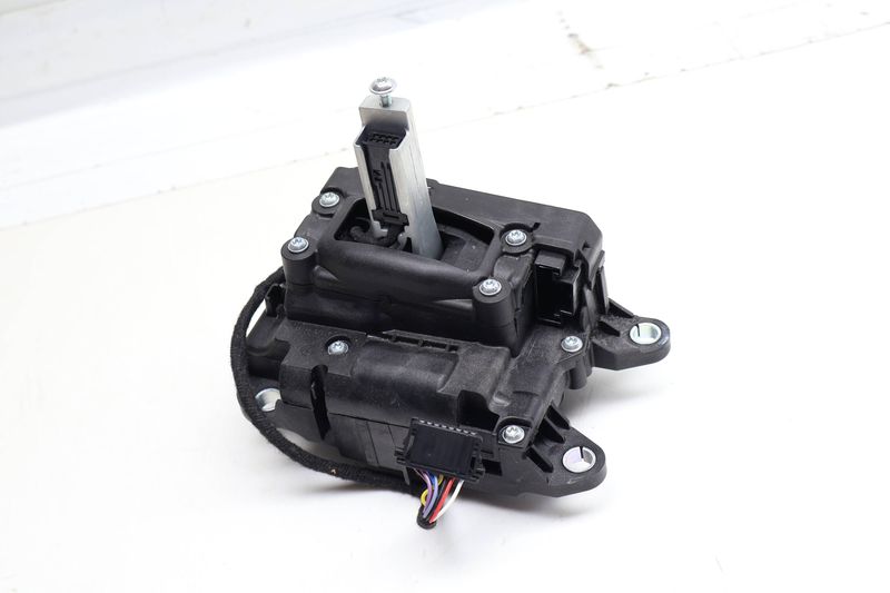 Automatic Shift / Shifter Assembly 4M1713041D — Used (SKU 705019)