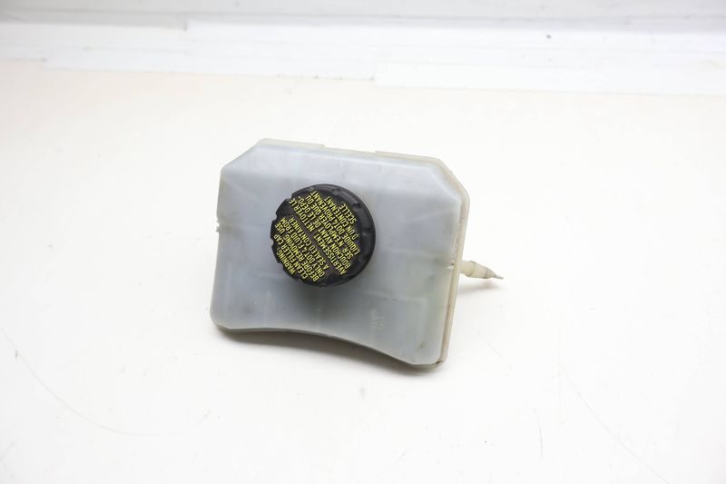 Brake Fluid Reservoir / Tank 8W0611301 — Used (SKU 731712)