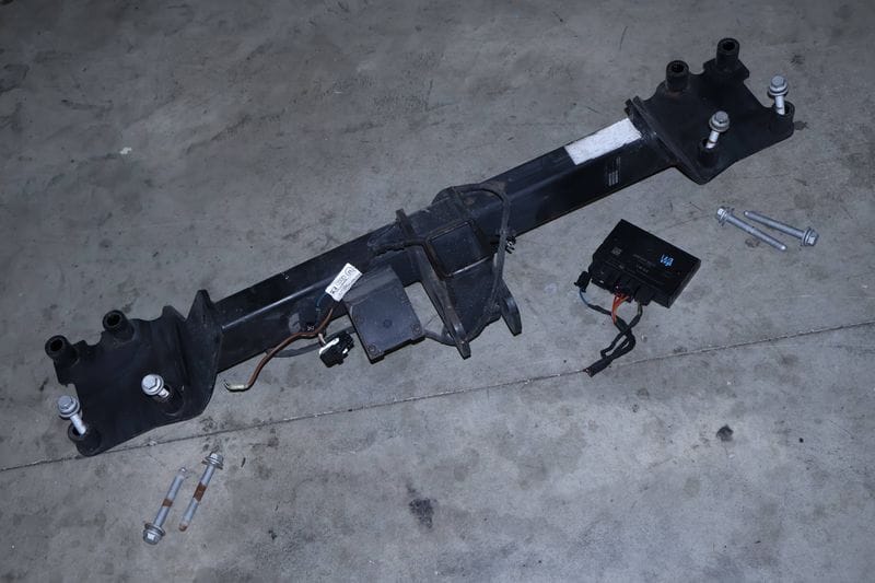 Bumper Reinforcement / Trailer Tow Hitch w/ Module 4M0803881A — Used (SKU 647203)