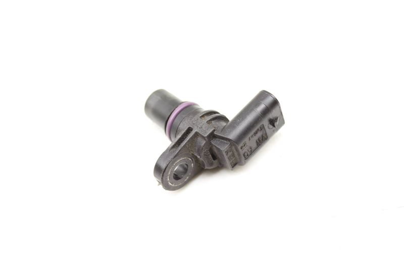 Cam / Camshaft Position Sensor 04C907601 — Used (SKU 550858)