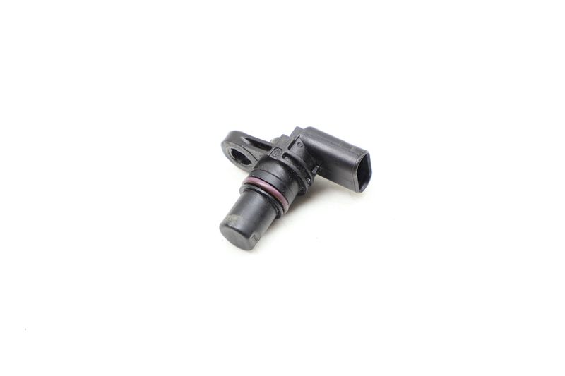 Cam / Camshaft Position Sensor 04C907601 — Used (SKU 646912)