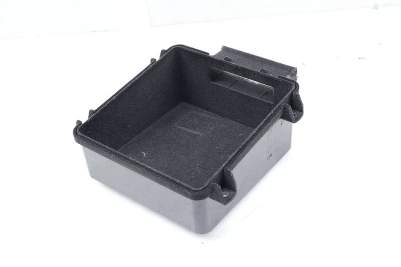 Center Console Storage Bin / Tray 4M0864981 — Used (SKU 646990)