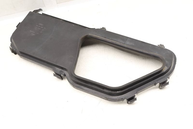 Cowl / Firewall Cover 4M1815389D — Used (SKU 532597)