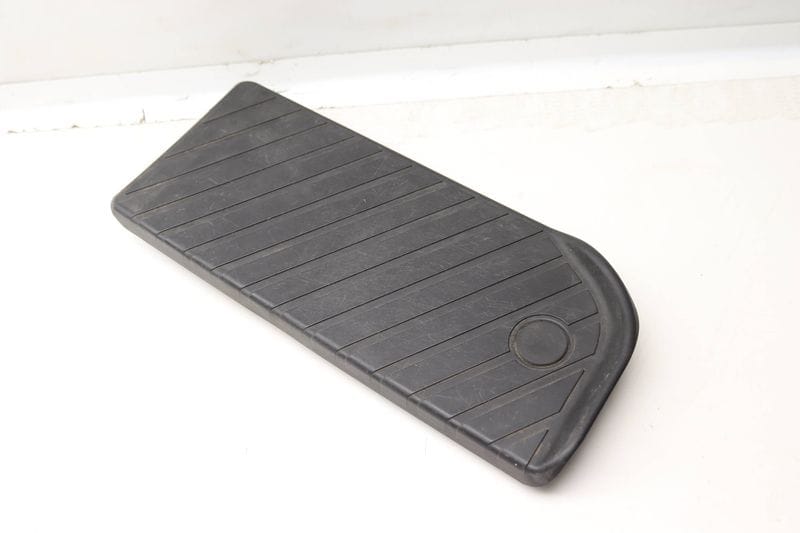 Dead Pedal / Foot Rest Cover 4M1864777A — Used (SKU 607339)