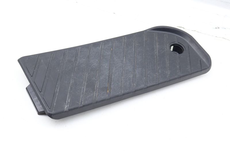 Dead Pedal / Foot Rest Cover 4M1864777A — Used (SKU 704974)
