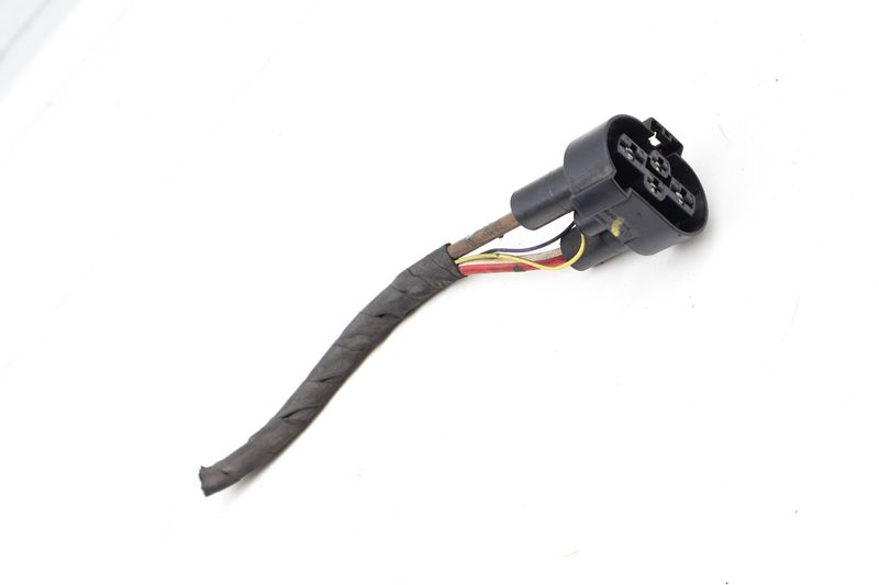 Electric Fan Wiring Harness Connector / Pigtail 1K0906234 — Used (SKU 731892)